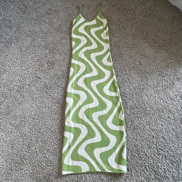 Peppermayo Dresses & Skirts - Peppermayo Wave Pattern Basic Tank Bodycon Dress Green S/M
